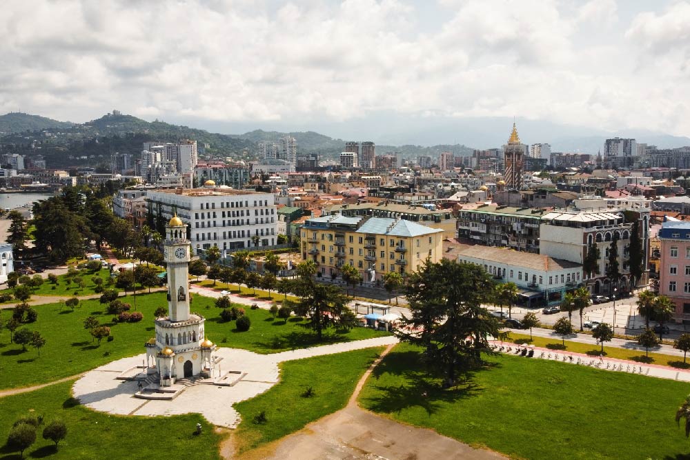 Two Markets. Two Mandates: Georgia vs Greece